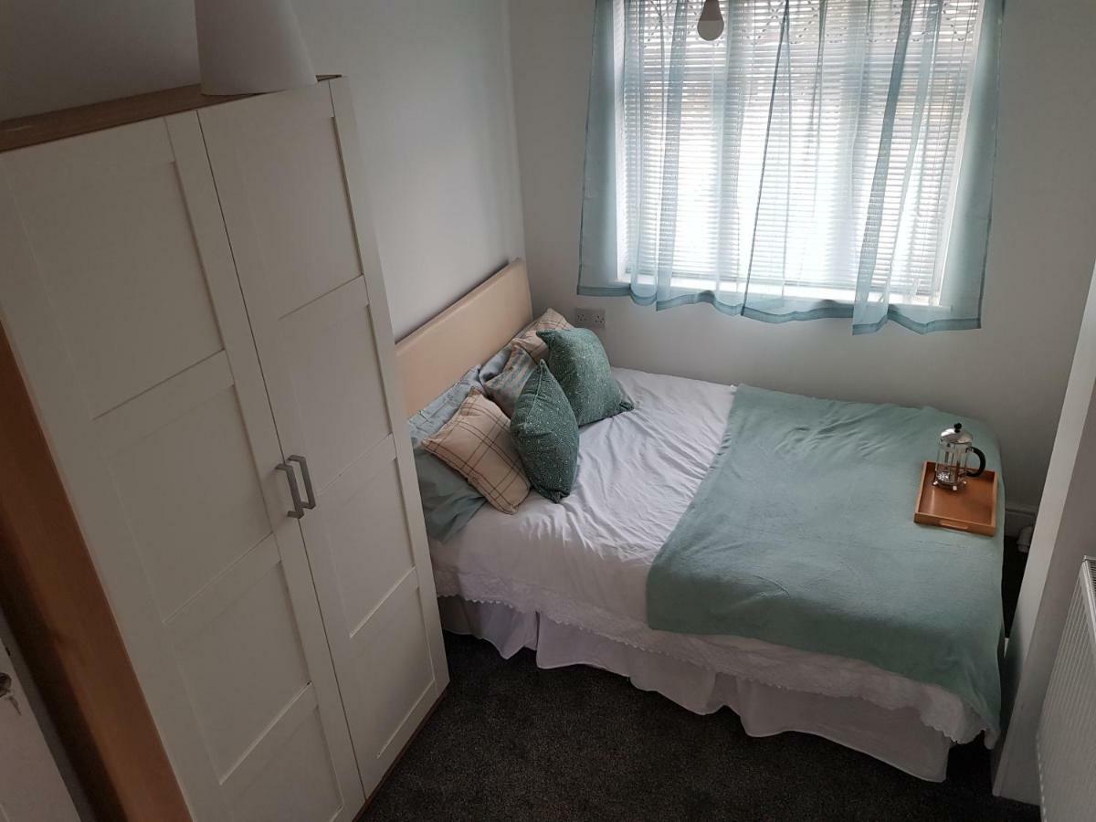 Webb Place 2 Bedroom ! Apartment