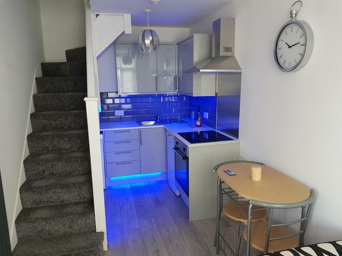 Apartment Webb Place 2 Bedroom ! *