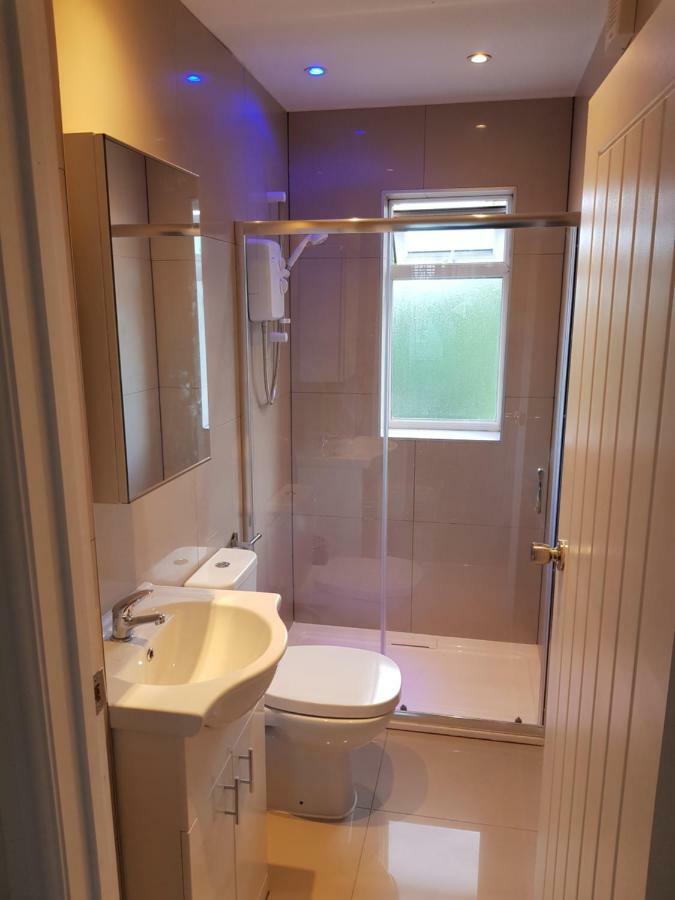 Webb Place 2 Bedroom ! Croydon